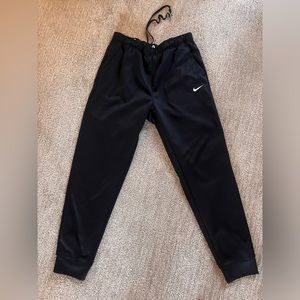 Nike therma fit tapered pants